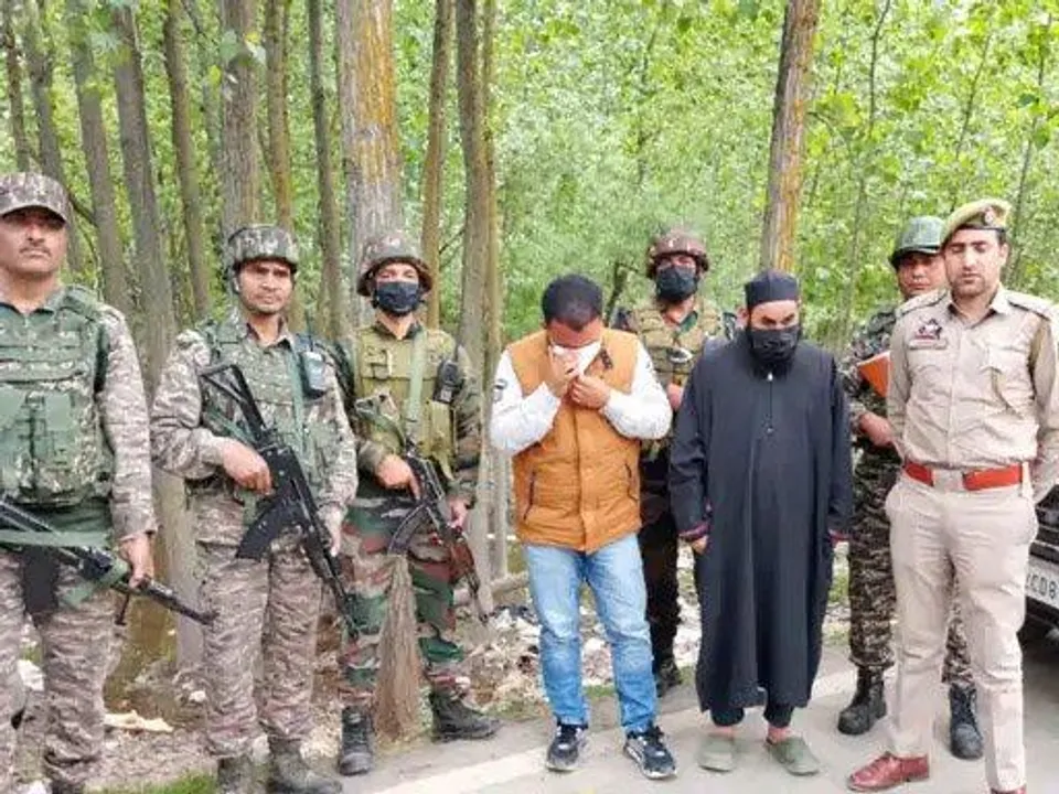  जम्मू-कश्मीर में 24 घंटे में तीसरा एनकांउटर, जवान शहीद