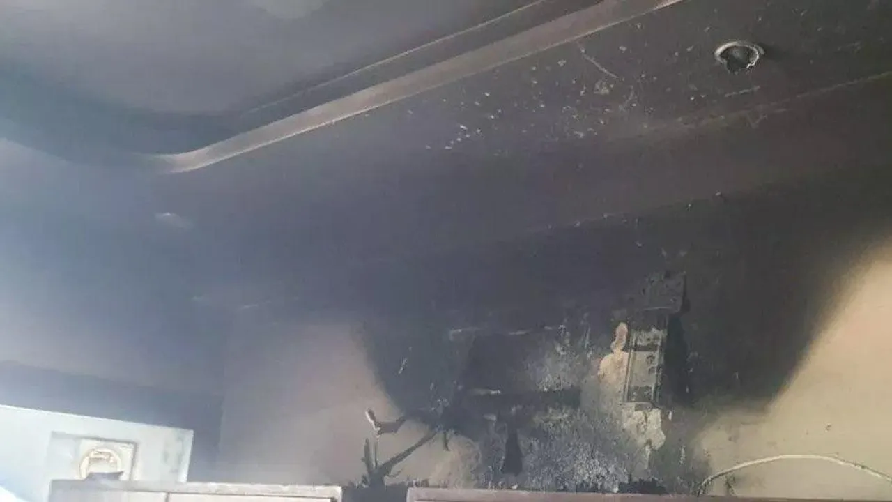  एसी में लगी आग, मासूम ने दिखाई समझदारी: 8 साल की बच्ची ने बचाई 4 माह की बहन की जान, सिस्टम फेल