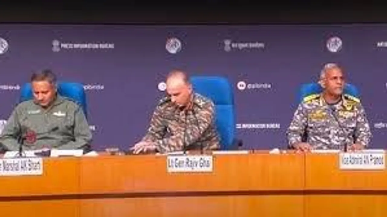  ऑपरेशन सिंदूर पर सेना की बड़ी प्रेस कॉन्फ्रेंस: तीनों सेनाओं ने साझा की रणनीति और कार्रवाई की पूरी जानकारी 