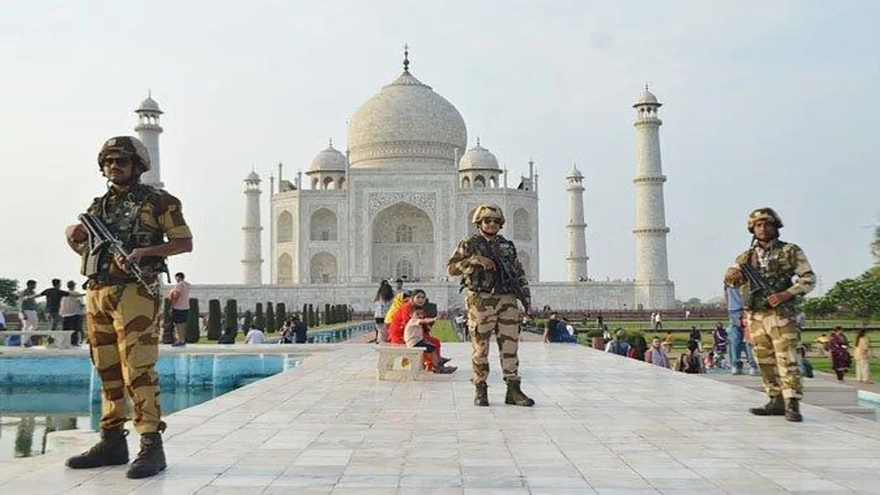  आगरा में हाई अलर्ट, ताजमहल से सैन्य क्षेत्र तक सुरक्षा कड़ी, ड्रोन पर पूर्ण प्रतिबंध