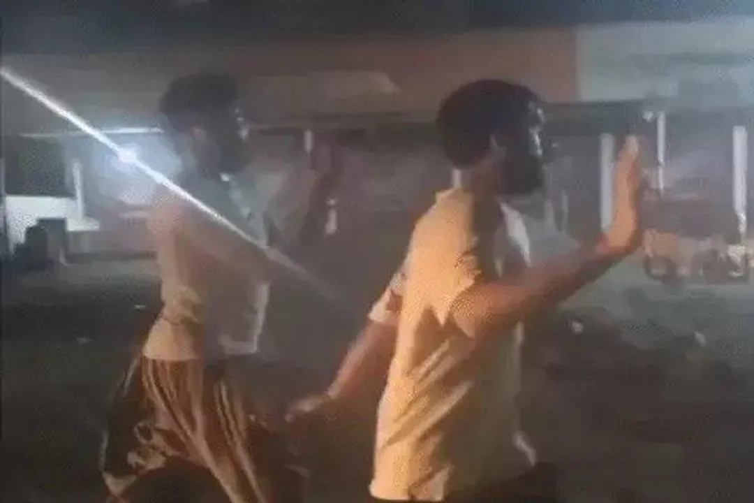  karachi-jail-earthquake-216-prisoners-escape 