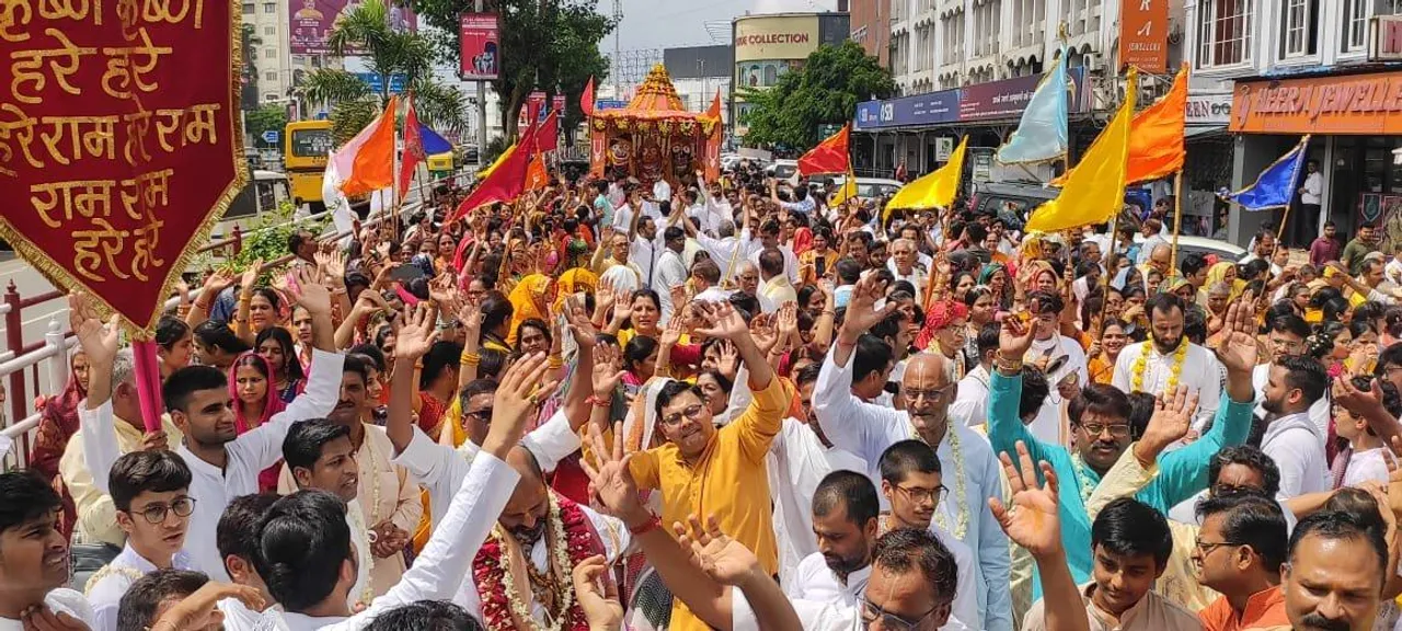   bhopal-jagannath-rathyatra-hydraulic-rath-iskco 