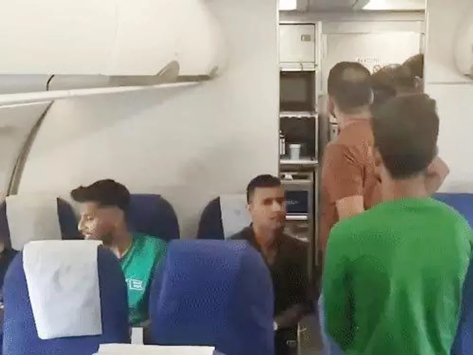  लगातार बढ़ रही तकनीकी खामियां: इंडिगो और स्पाइसजेट की दो उड़ानें मिड-एयर लौटीं, एयर इंडिया ने छह दिन में रद्द कीं 66 फ्लाइट्स