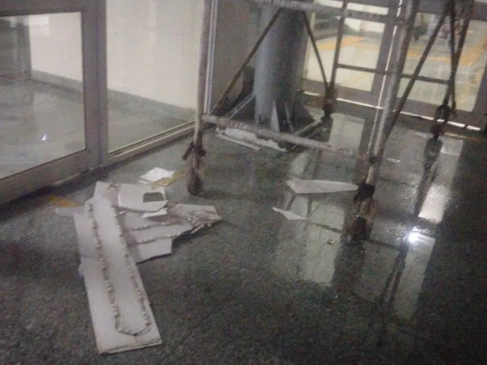  bhopal-rani-kamlapati-station-chhajja-collapse-aandhi-hadsa 