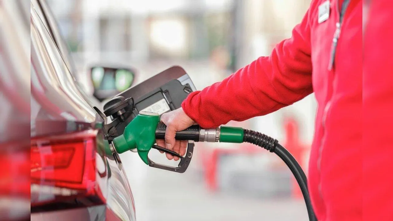  strait-of-hormuz-crisis-petrol-diesel-price-hike-india 