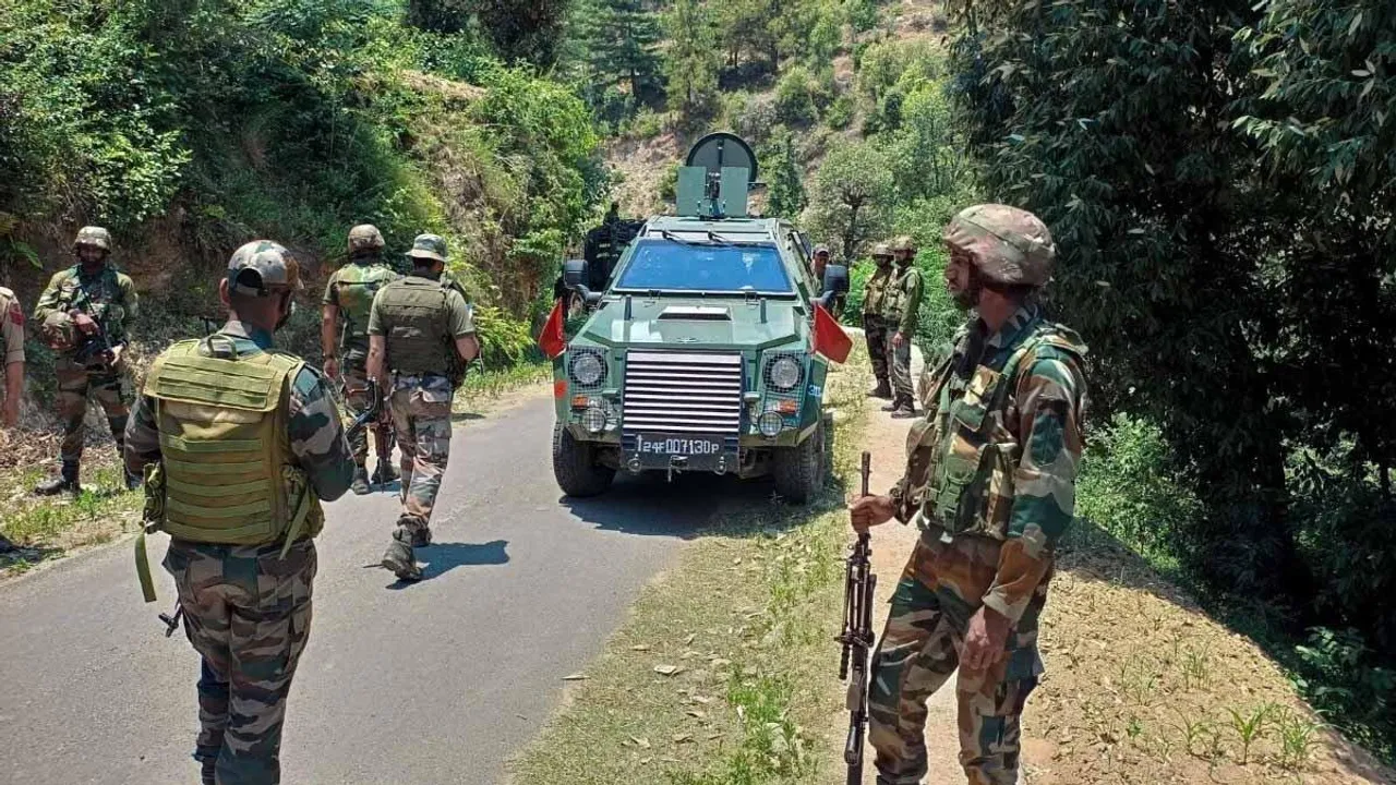  सोपोर में तीन आतंकी मददगार गिरफ्तार, 