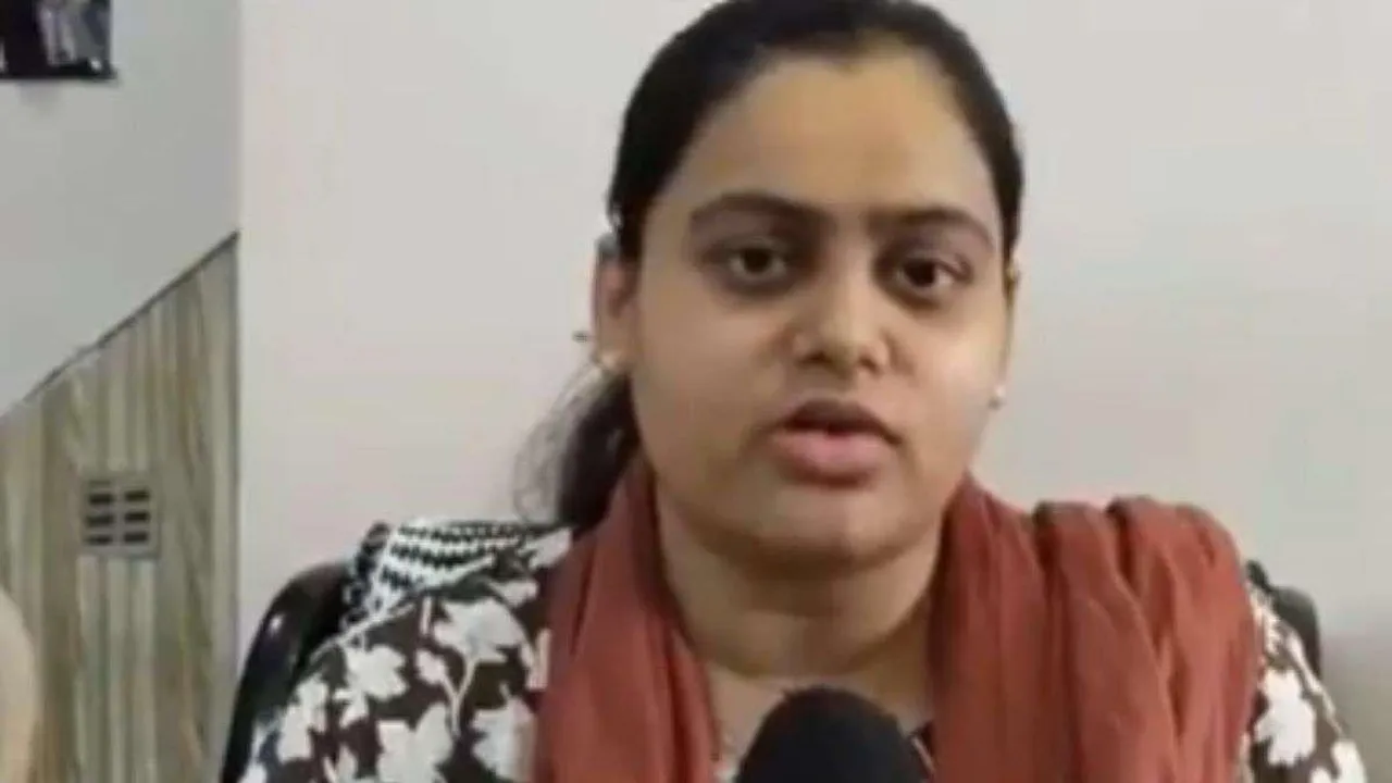   lucky-passenger-bhoomi-chauhan-escaped-ai171-crash 