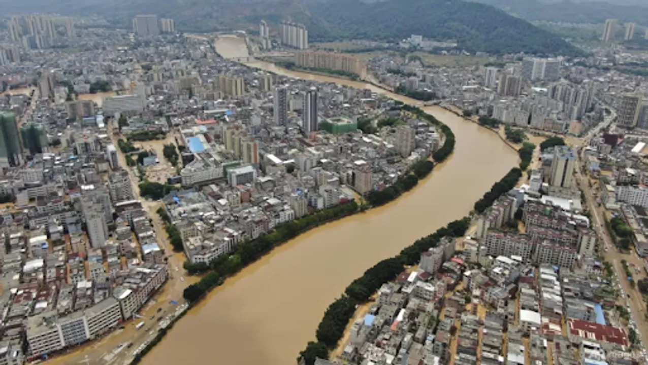  china-baoding-heavy-rain-flood-alert-2024-climate-change-impact 