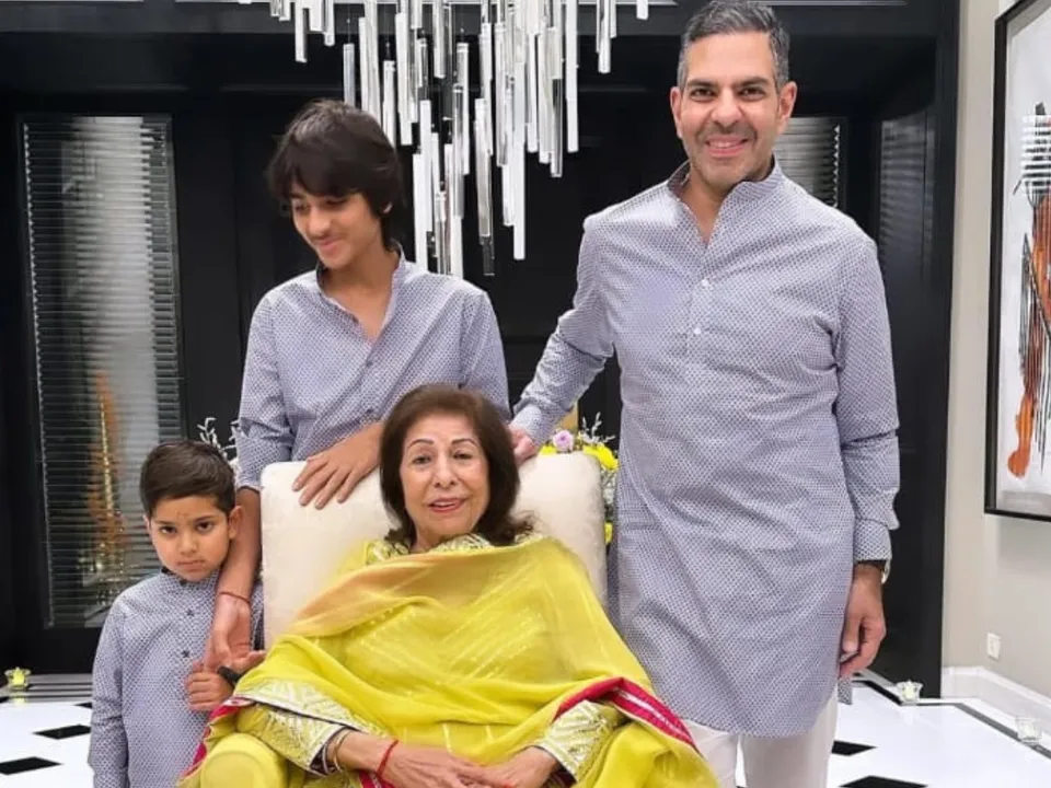  sona-comstar-family-dispute-rani-kapoor-vs-priya 