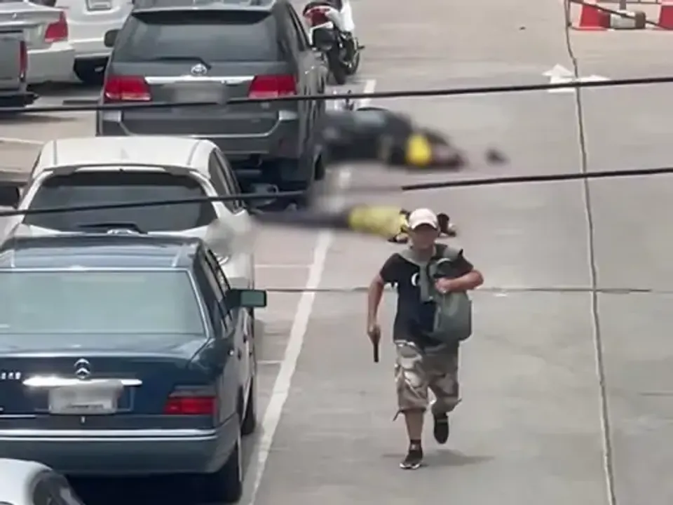   bangkok-market-shooting-six-dead 