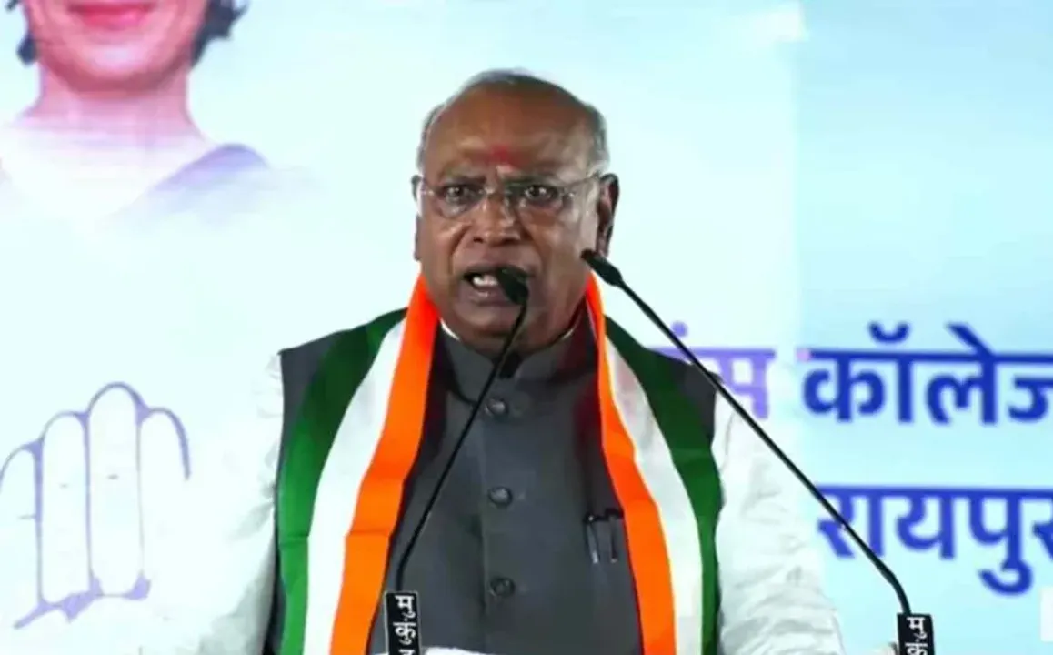  kharge-attack-on-modi-constitution-rally-raipur 
