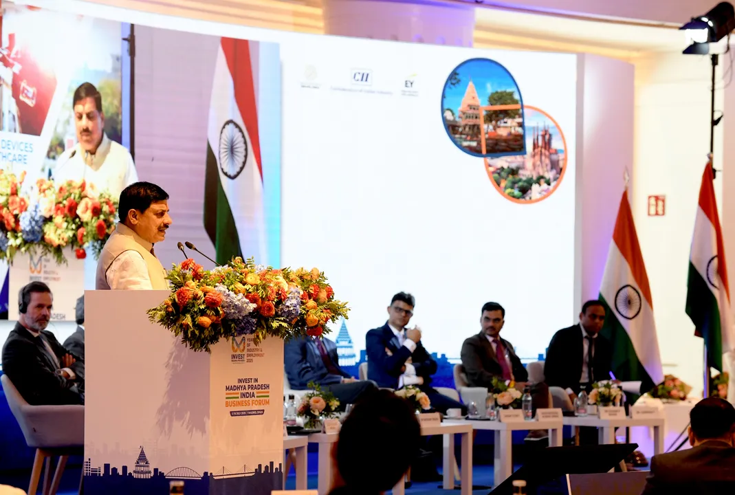  मैड्रिड में ‘Invest in Madhya Pradesh’ कार्यक्रम में सीएम ने निवेशकों को बताया MP में निवेश का लाभ 