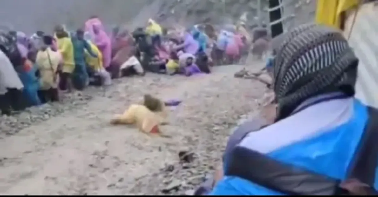   landslide-on-baltal-route-amarnath-yatra-halted 