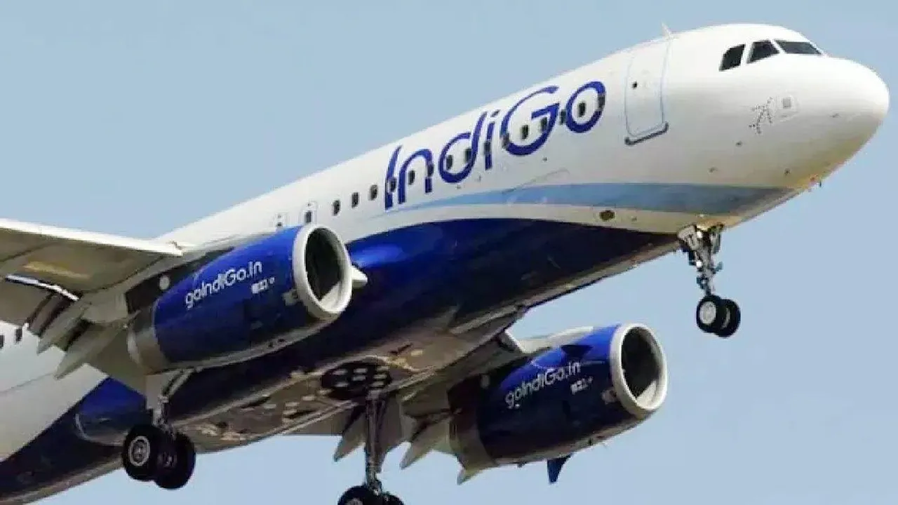  तिरुपति से हैदराबाद जा रही इंडिगो फ्लाइट में तकनीकी खराबी, 40 मिनट तक हवा में मंडराने के बाद हुई इमरजेंसी लैंडिंग