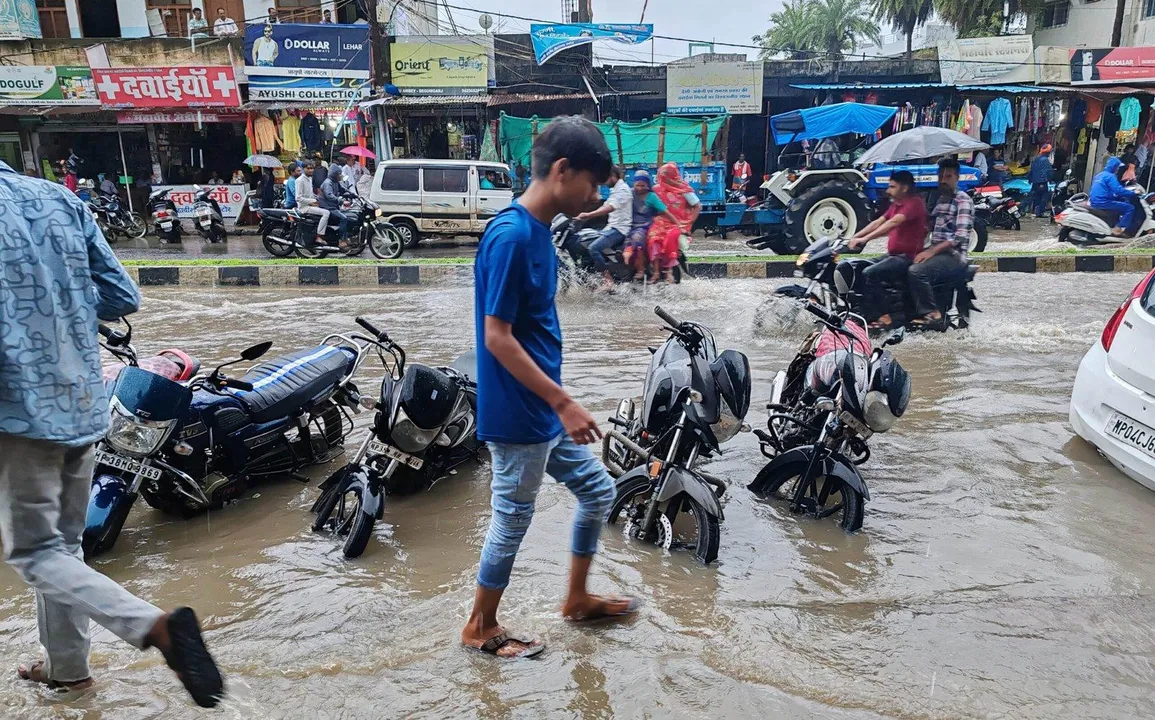   heavy-rain-madhya-pradesh-sivni-alert-narmada-flood 