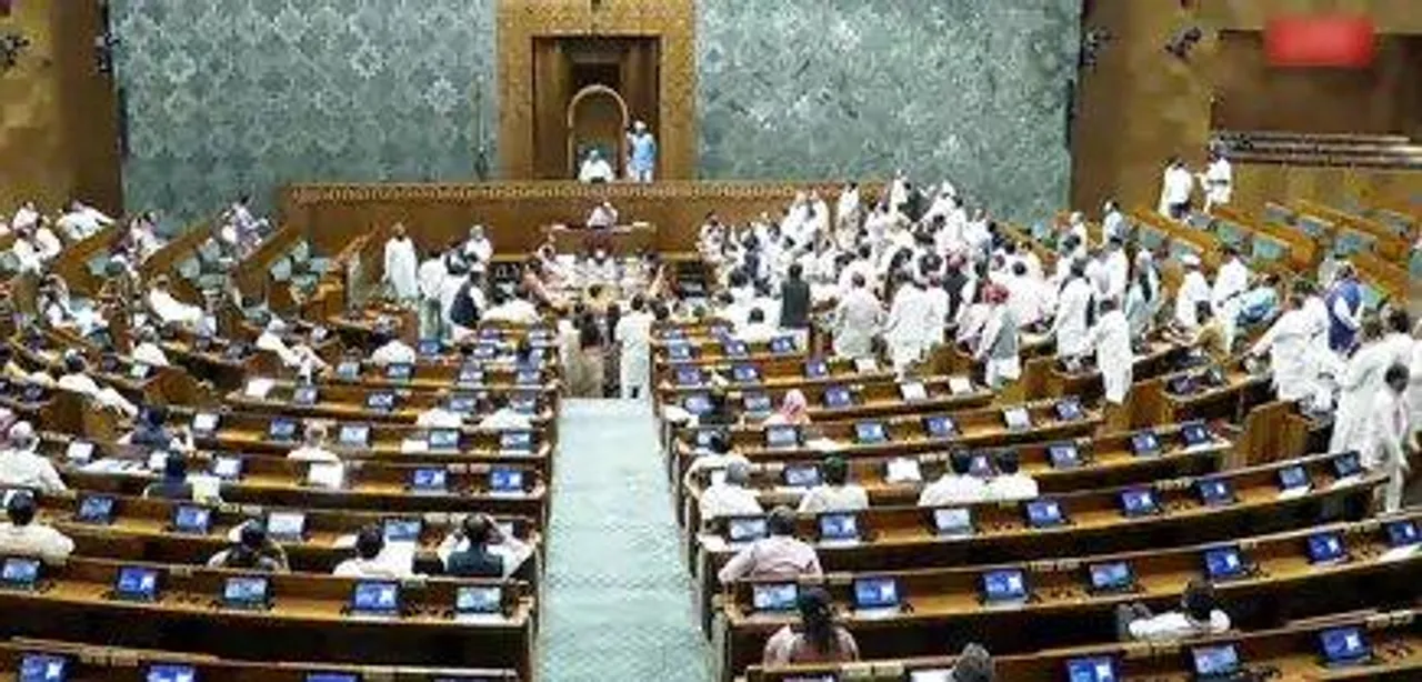  संसद मानसून सत्र का दूसरा दिन: विपक्ष के हंगामे से बाधित हुई कार्यवाही, उपराष्ट्रपति धनखड़ स्वास्थ्य कारणों से अनुपस्थित