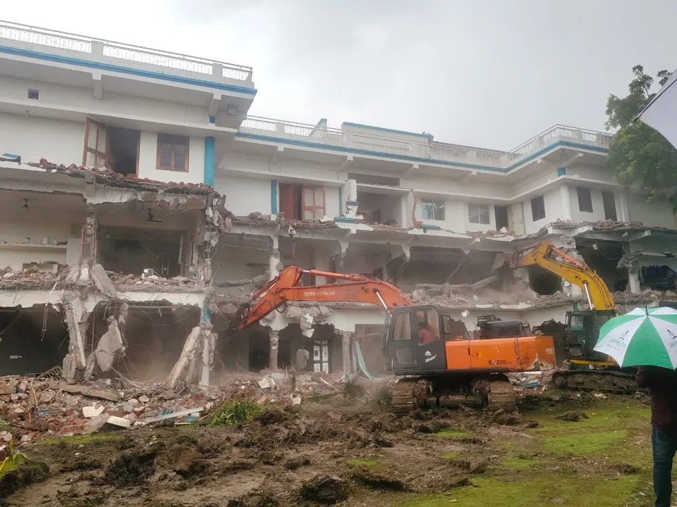   bhopal-machhli-pariwar-bulldozer-action 