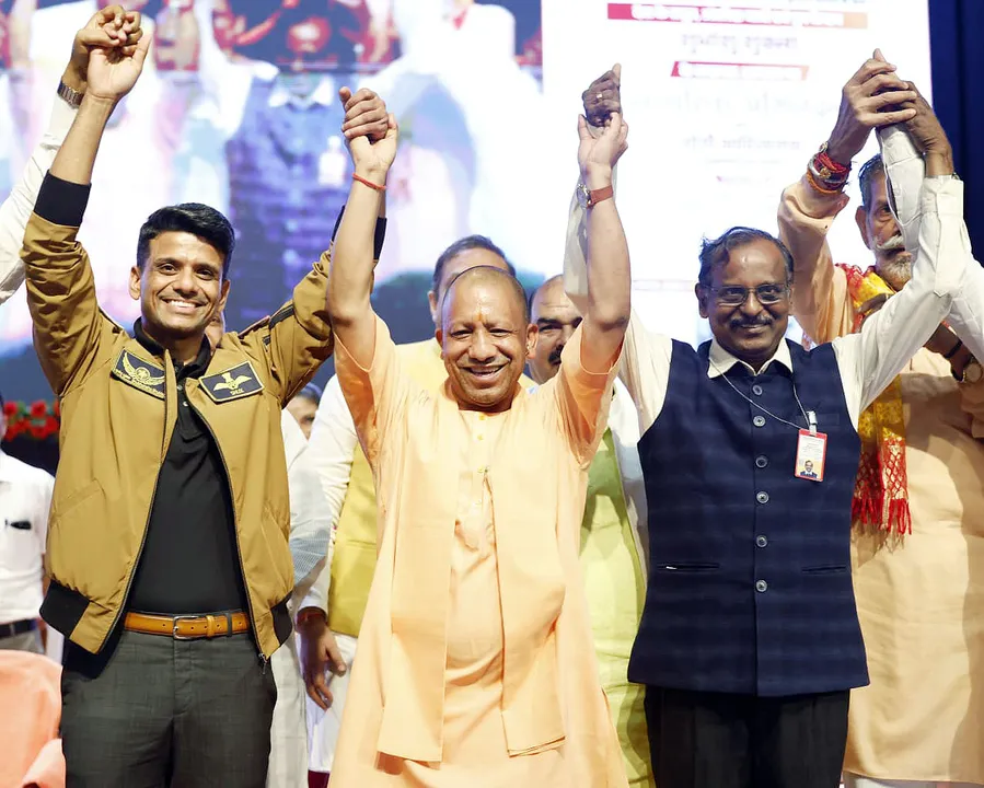  shubhanshu-shukla-scholarship-announcement-lucknow 