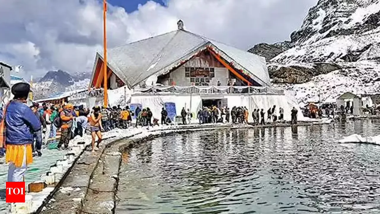  badrinath-hemkund-yatra-halted-due-to-heavy-rain 