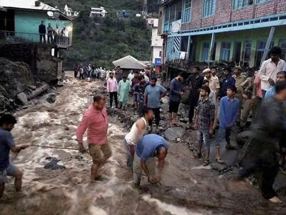   kistwar-cloudburst-machail-mata-yatra-accident 