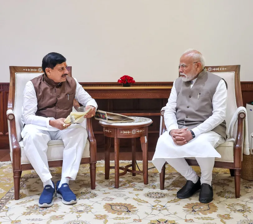   cm-mohan-yadav-meets-pm-modi-invites-for-farmer-conference 