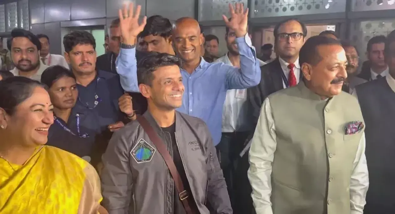  shubhanshu-shukla-space-mission-vote-theft-ruckus 