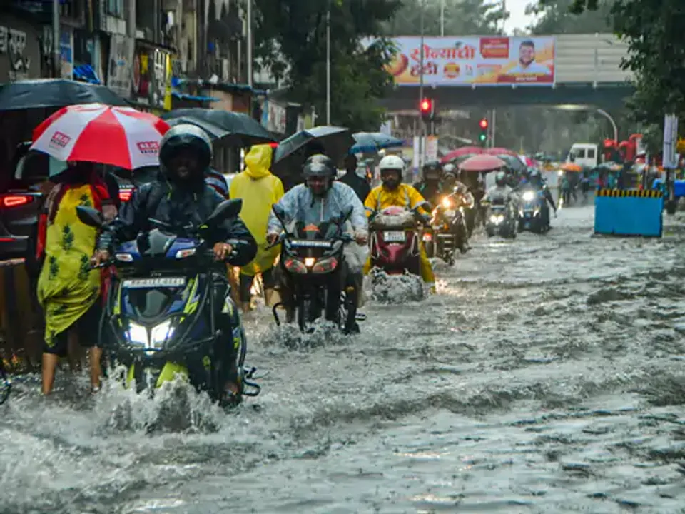   maharashtra-heavy-rainfall-mumbai-red-alert-14-dead 