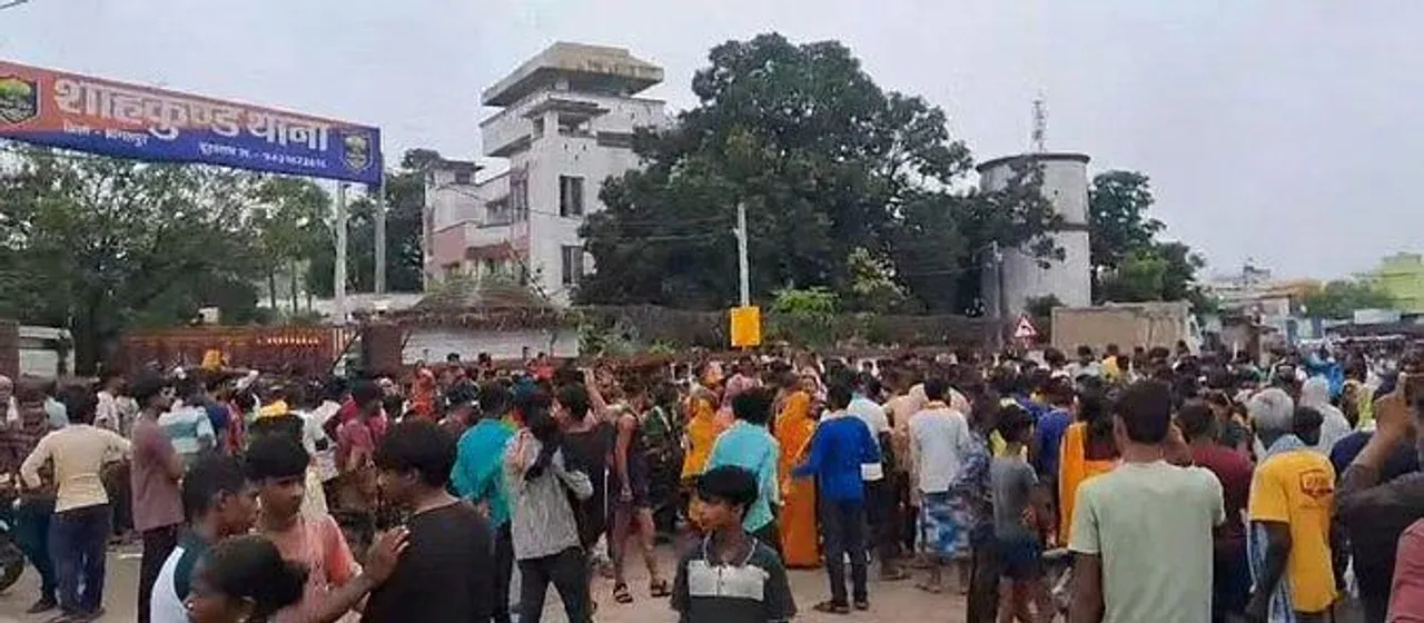  करंट की चपेट में आकर पिकअप वैन पलटी, पांच कांवड़ियों की मौत, चार गंभीर घायल