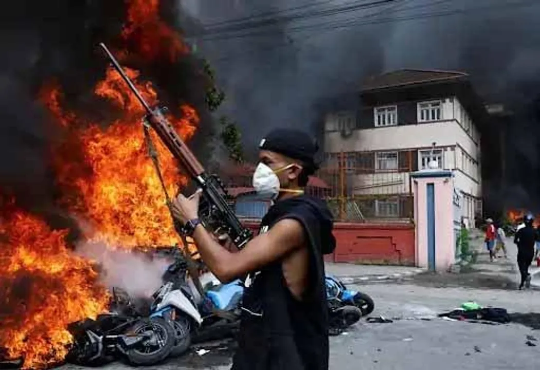  नेपाल में आपातकालीन हालात: सेना ने संभाला देश का नियंत्रण, पीएम ओली का इस्तीफा; हिंसा में अब तक 22 की मौत