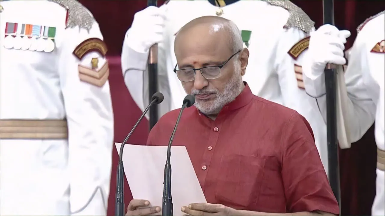  cp-radhakrishnan-takes-oath-as-vice-president-pm-modi-jagdeep-dhankhar-present
 