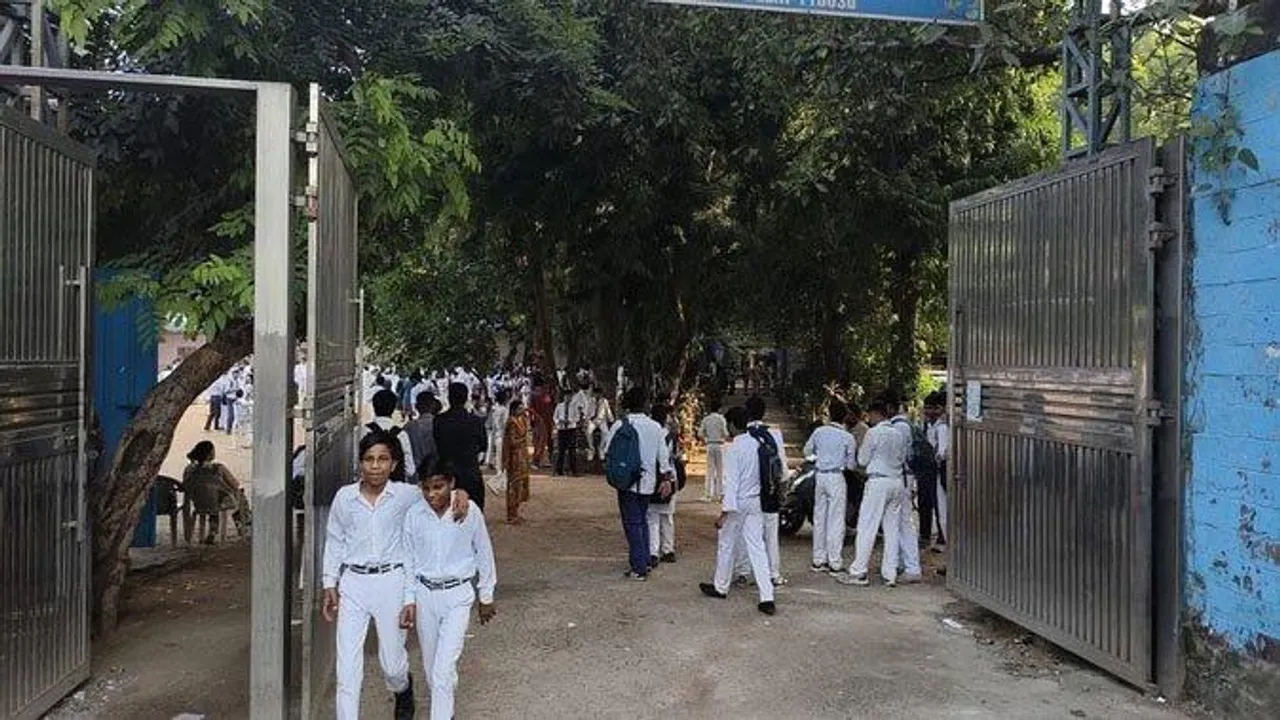  delhi-school-bomb-threats
 