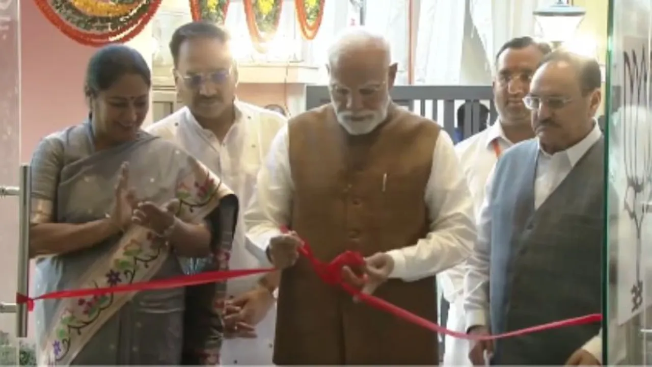  pm-modi-inaugurates-delhi-bjp-new-office 