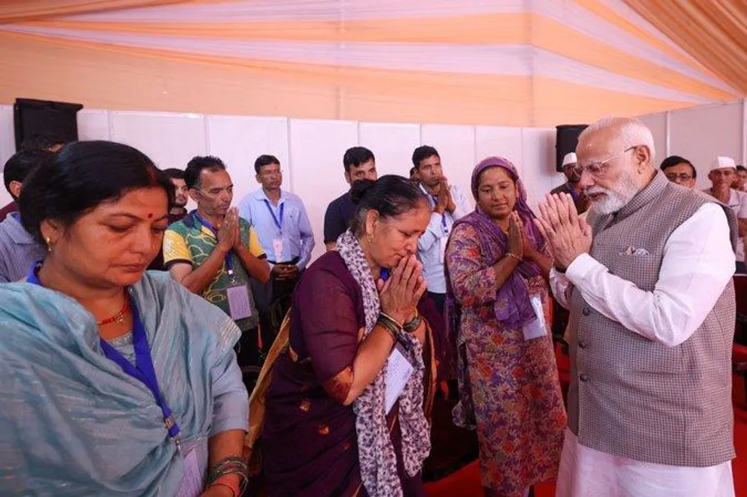  pm-modi-meets-dharali-disaster-survivors-uttarakhand
 