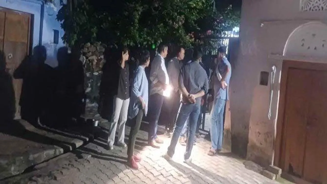   delhi-ncr-gangsters-police-raid-25-locations 