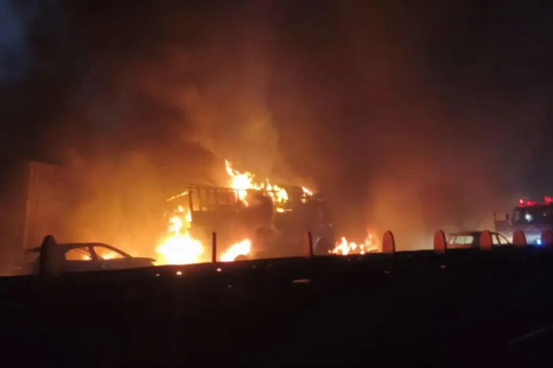   jaipur-ajmer-highway-cylinder-truck-blast
 