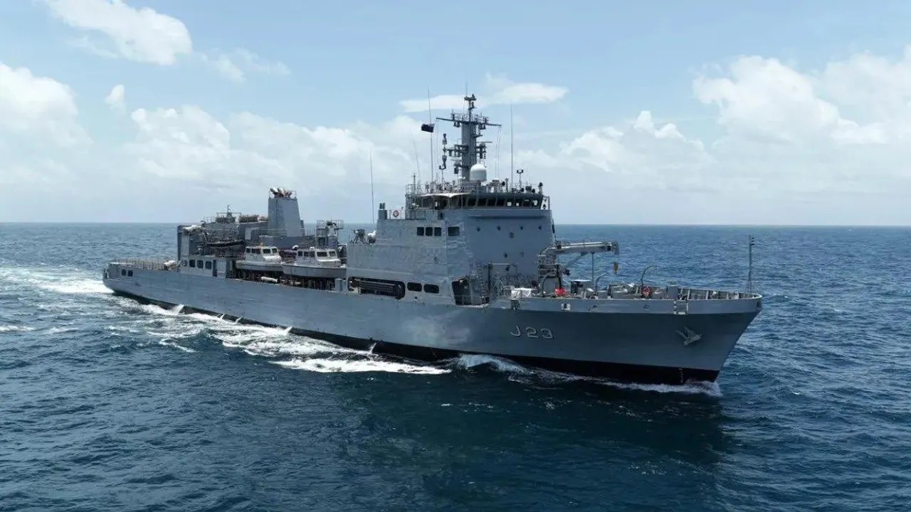  indian-navy-swadeshi-survey-ship-ikshak-to-be-inducted-on-november-6
 