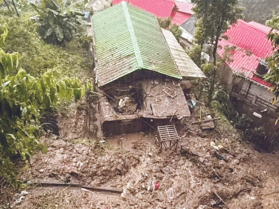  darjeeling-landslide-24-dead-himachal-snow-jk-alert
 
