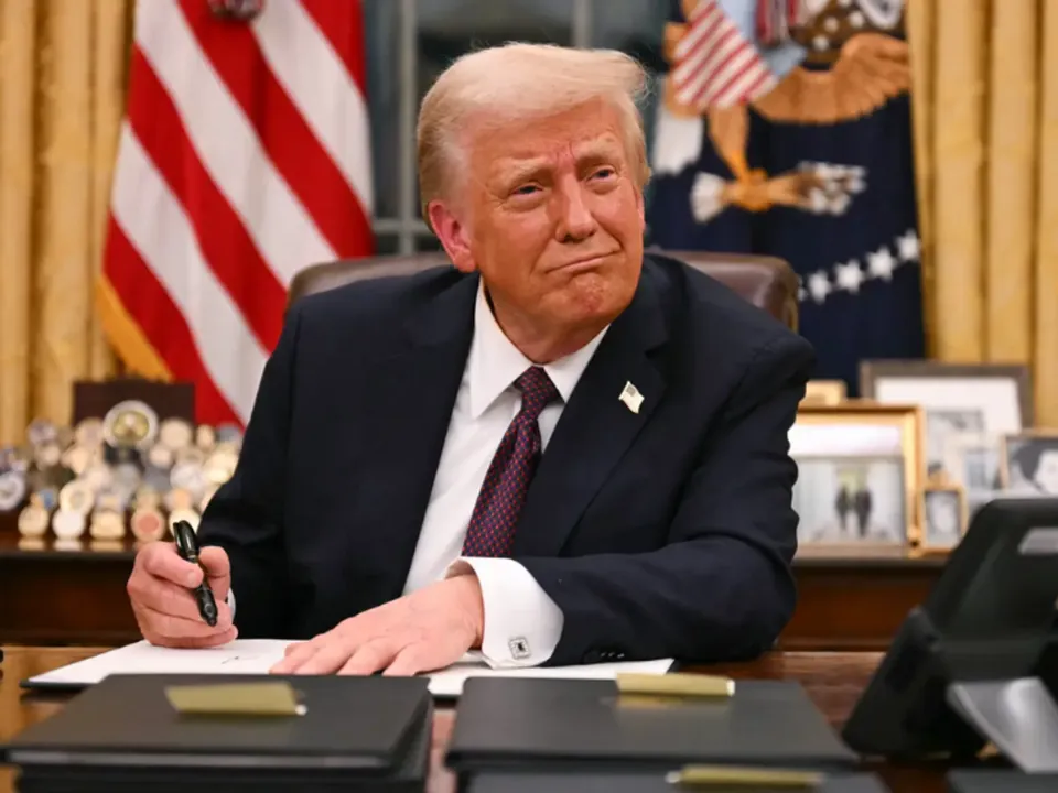  ट्रंप ने चीन पर लगाया 100 प्रतिशत व्यापार शुल्क, नवंबर से लागू होगा नया टैरिफ 