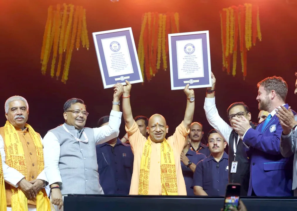  ayodhya-deepotsav-2025-guinness-world-record-26-lakh-diyas 