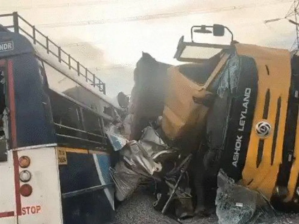 telangana-rangareddy-bus-dumper-accident-20-dead-20-injured
 