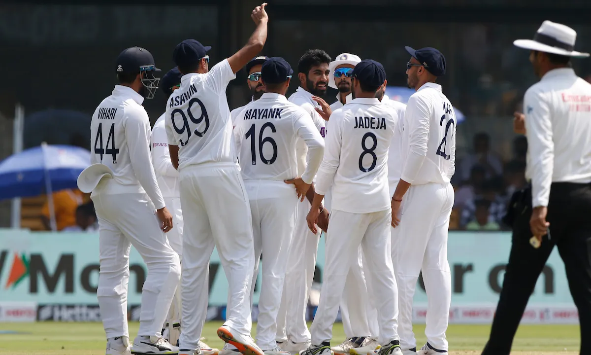  Photograph: (Circle of Cricket) 