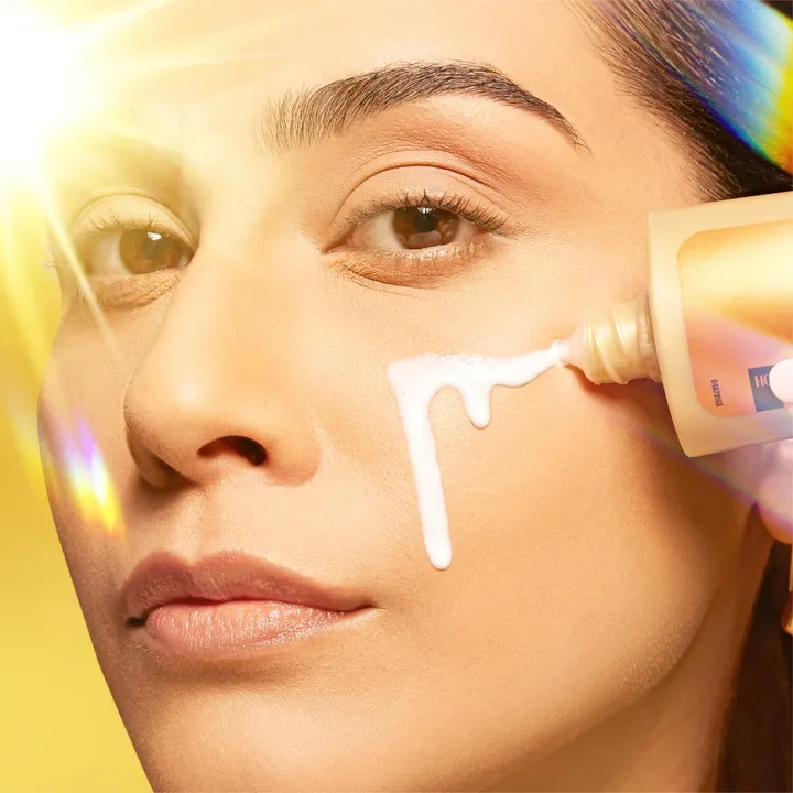  Lakmē Sunscreen 