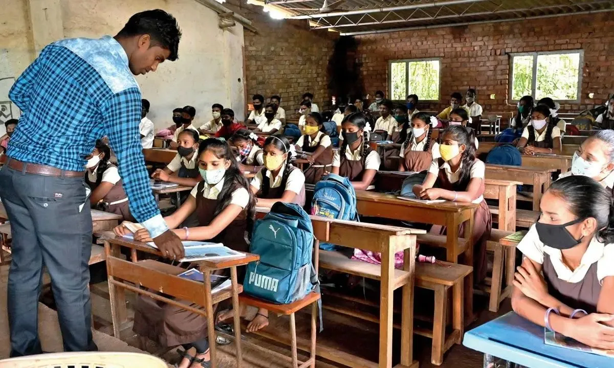  Vidyalaya and Junior College, Sakhare village Photograph: (Mid-day) 