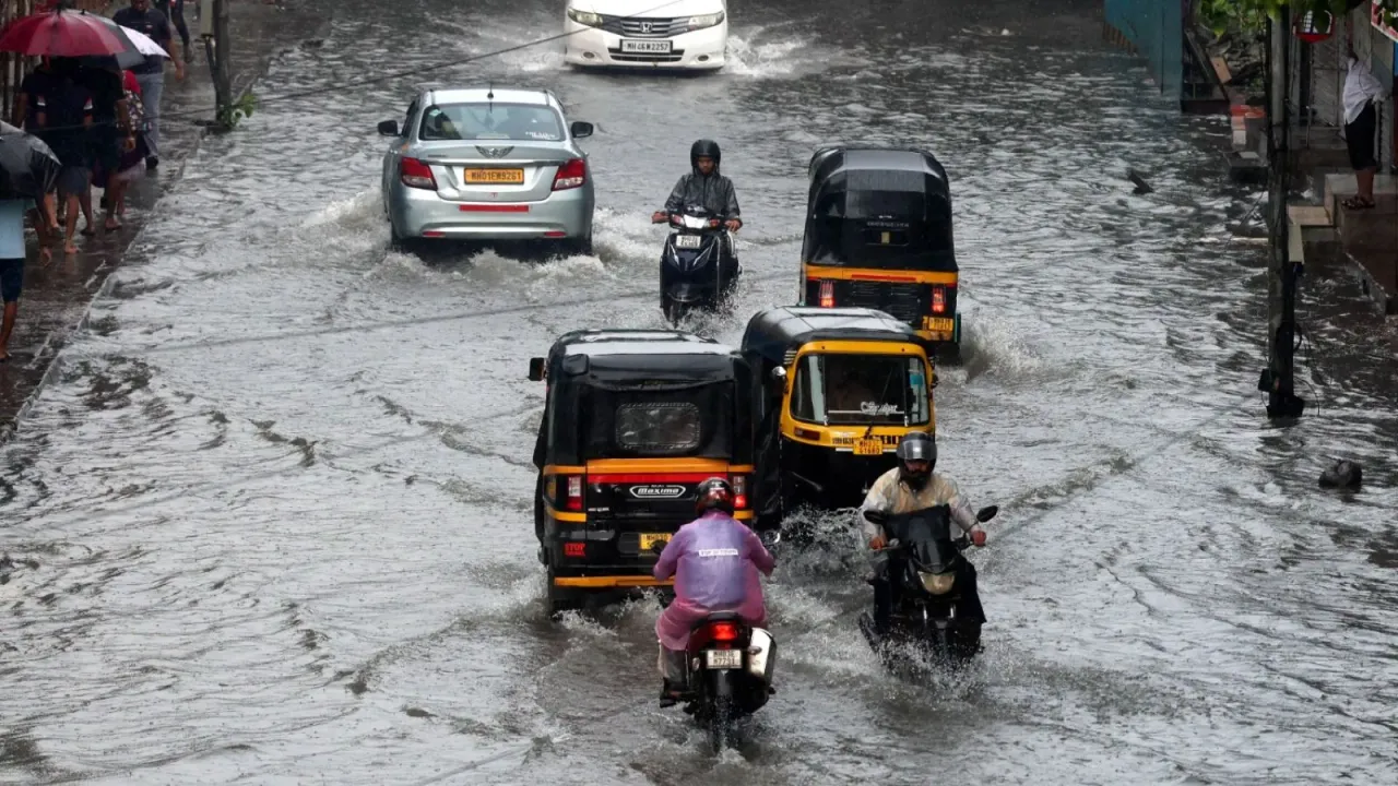  Photograph: (The Indian Express) 