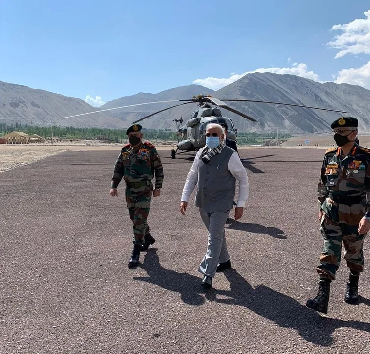  PM Modi makes a surprise visit to Ladakh amidst India-China standoff, sends strong message.