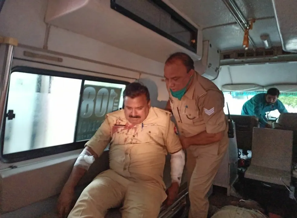  Timeline of events: Four policemen injured in the accident, which led to the encounter of Vikas Dubey.