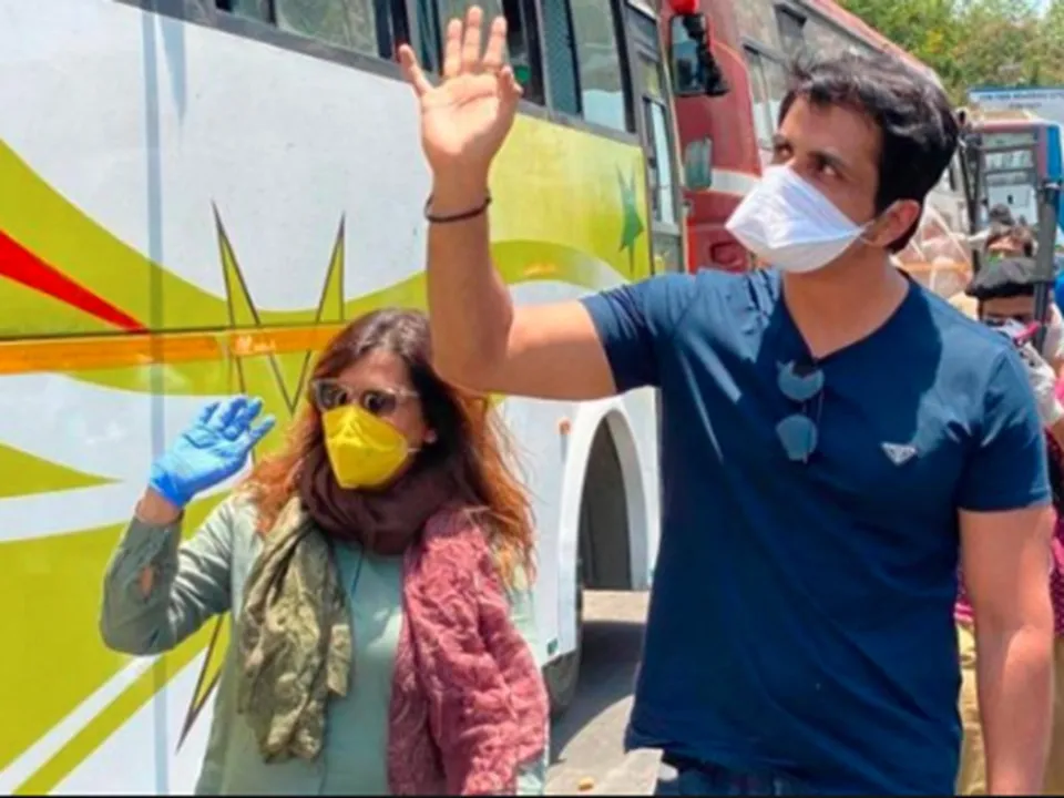  Sonu Sood biggest scam of 2020? Tweets of actor helping go 'missing', netizens call his acts 'publicity stunt'