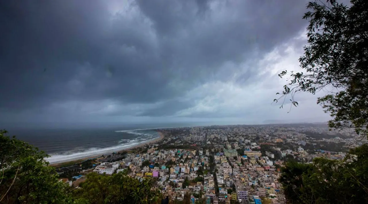  Section 144 in Puducherry, public holiday in Tamil Nadu as the east coast braces for massive Cyclone Nivar