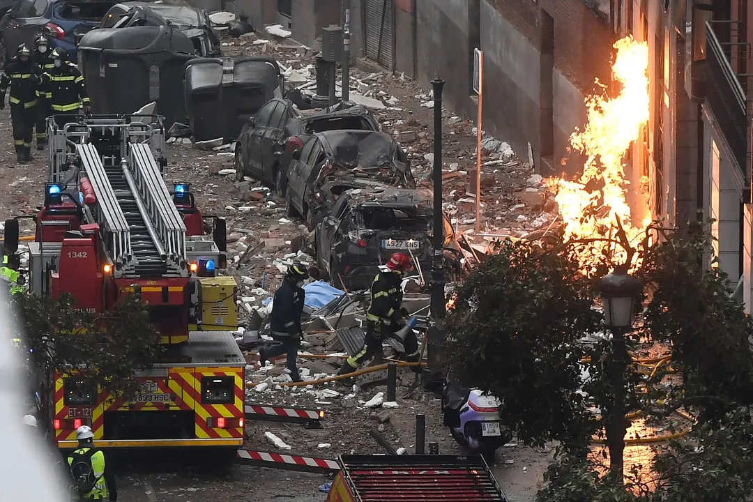  Multiple people killed after massive explosion in Madrid, Spain | WATCH