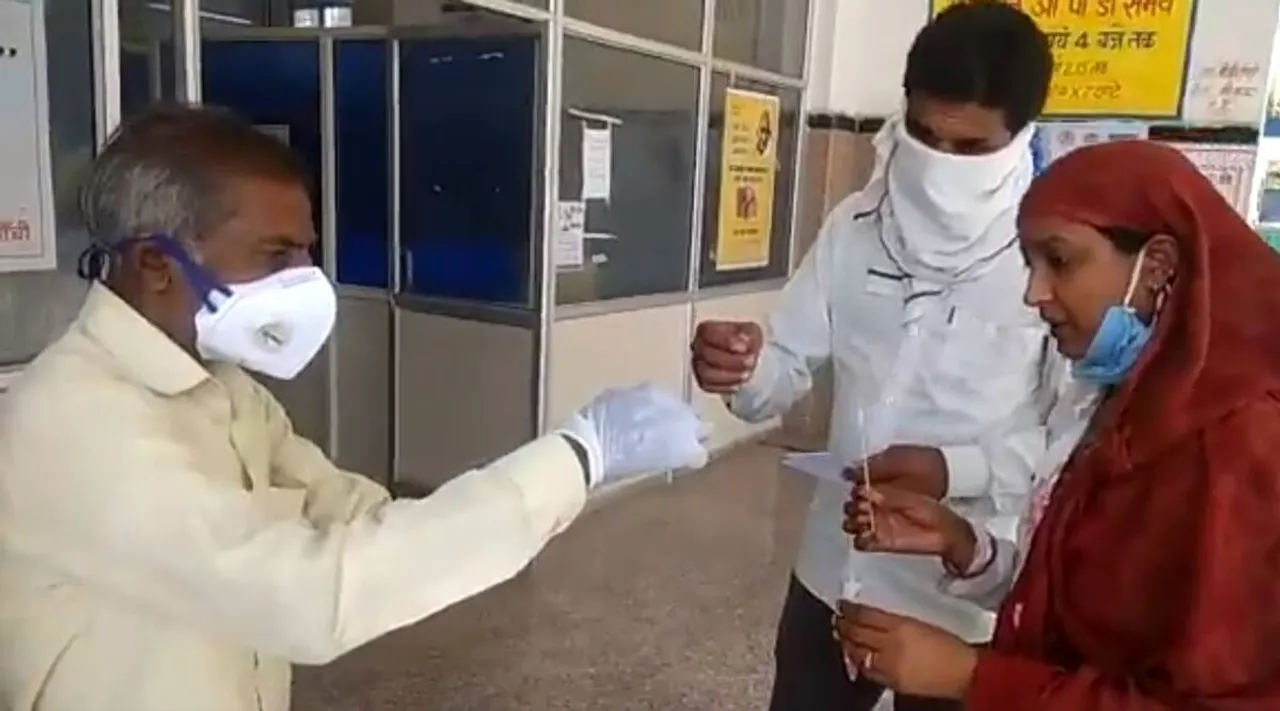  Gardener collects swabs at MP hospital, teaches people ‘self-testing’ due to Medical staff shortage